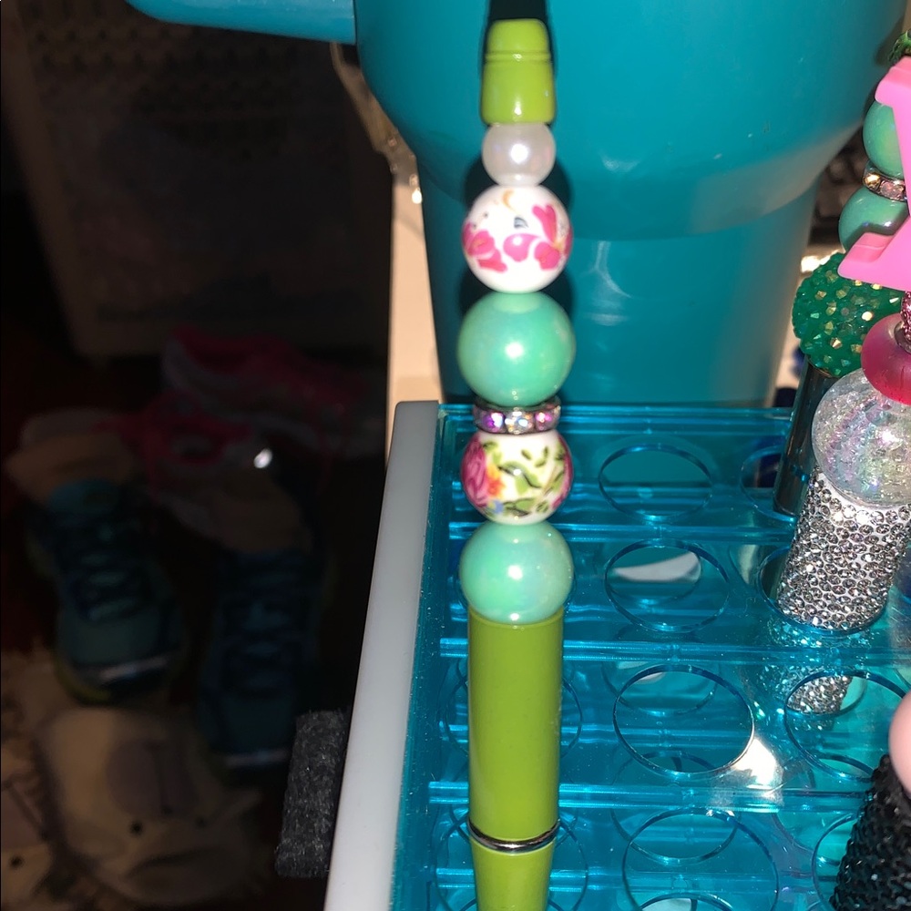 Colorful Beaded floral pen